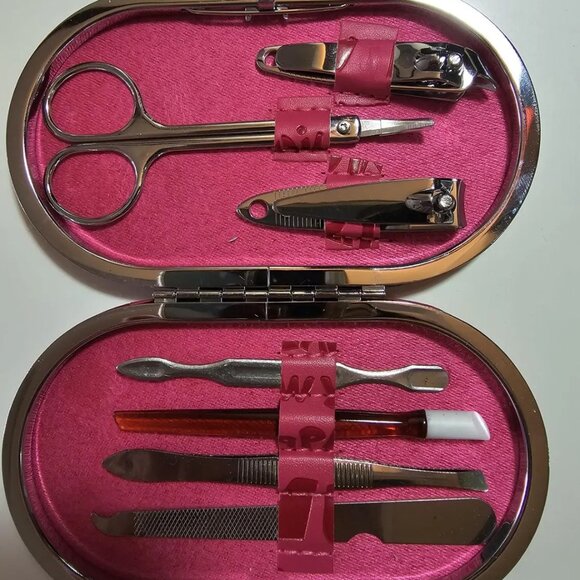 Red Radiance Beauty & Pamper Box - Picture 3 of 8